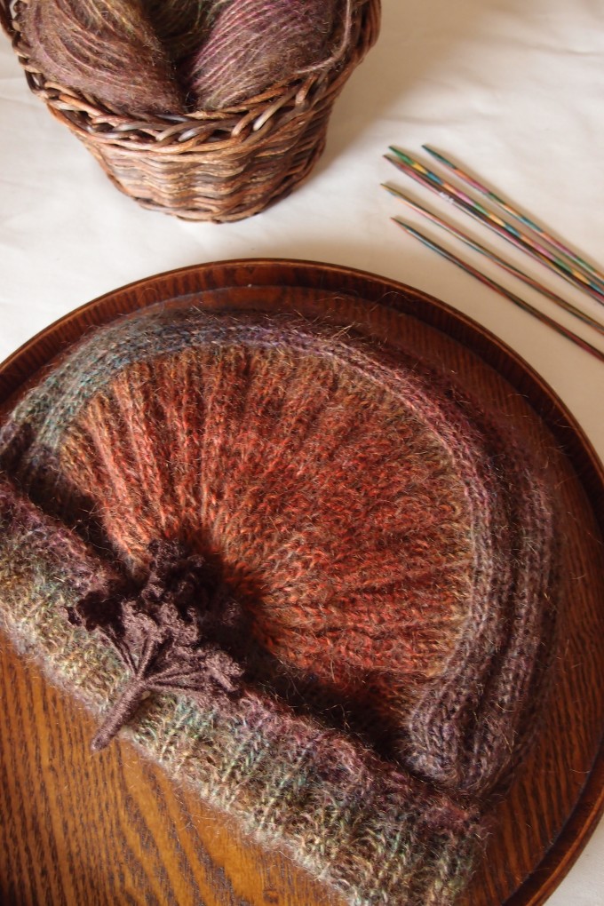 アンモナイトみたいなモヘアの帽子