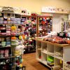 【ラトビア】Kumodē ーリガのショッピングセンター内の毛糸屋さん。ラトビアの糸も取り扱っています。