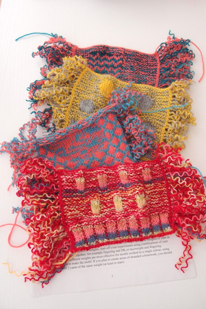 Leeds のワークショップで習った Marlisle のスワッチの Steeking とブロッキング ・・・緊張の一瞬です（笑）