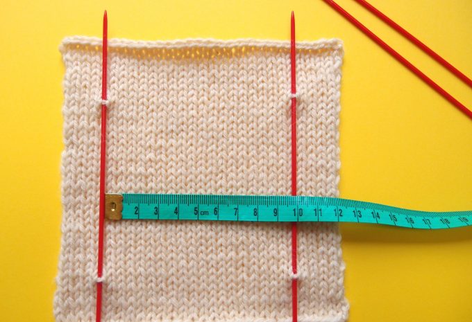 平編みと輪編みのゲージの違いについて、気になったことを検証してみました