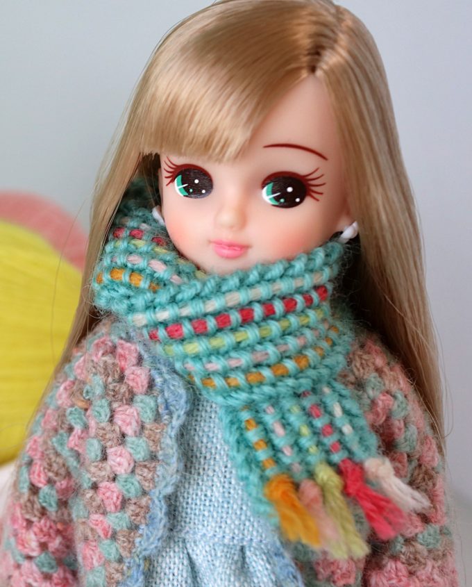 【動画あり】リカちゃんのマフラーの編み方。とても簡単なので、初めての棒針編み作品にもおすすめです！